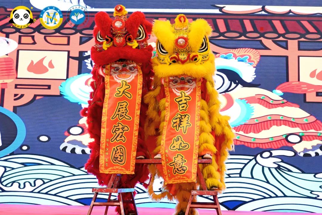 弘揚天府文化 傳承非遺經典 ——記成都美視師一學?！胺沁z傳承進百校公益活