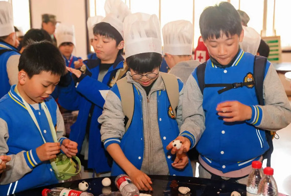 載一籃春光，撒滿路歡笑——中國部·小學春季研學之旅