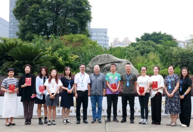 家校攜手，共筑成長(zhǎng)！成都美視師一學(xué)校舉行校級(jí)家委會(huì)成立儀式